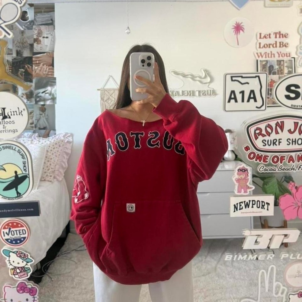 Boston Red Sox Sweatshirt off the shoulder with pockets
